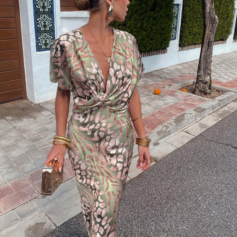 Kelsey | Long dress with v-neck and twisted detail